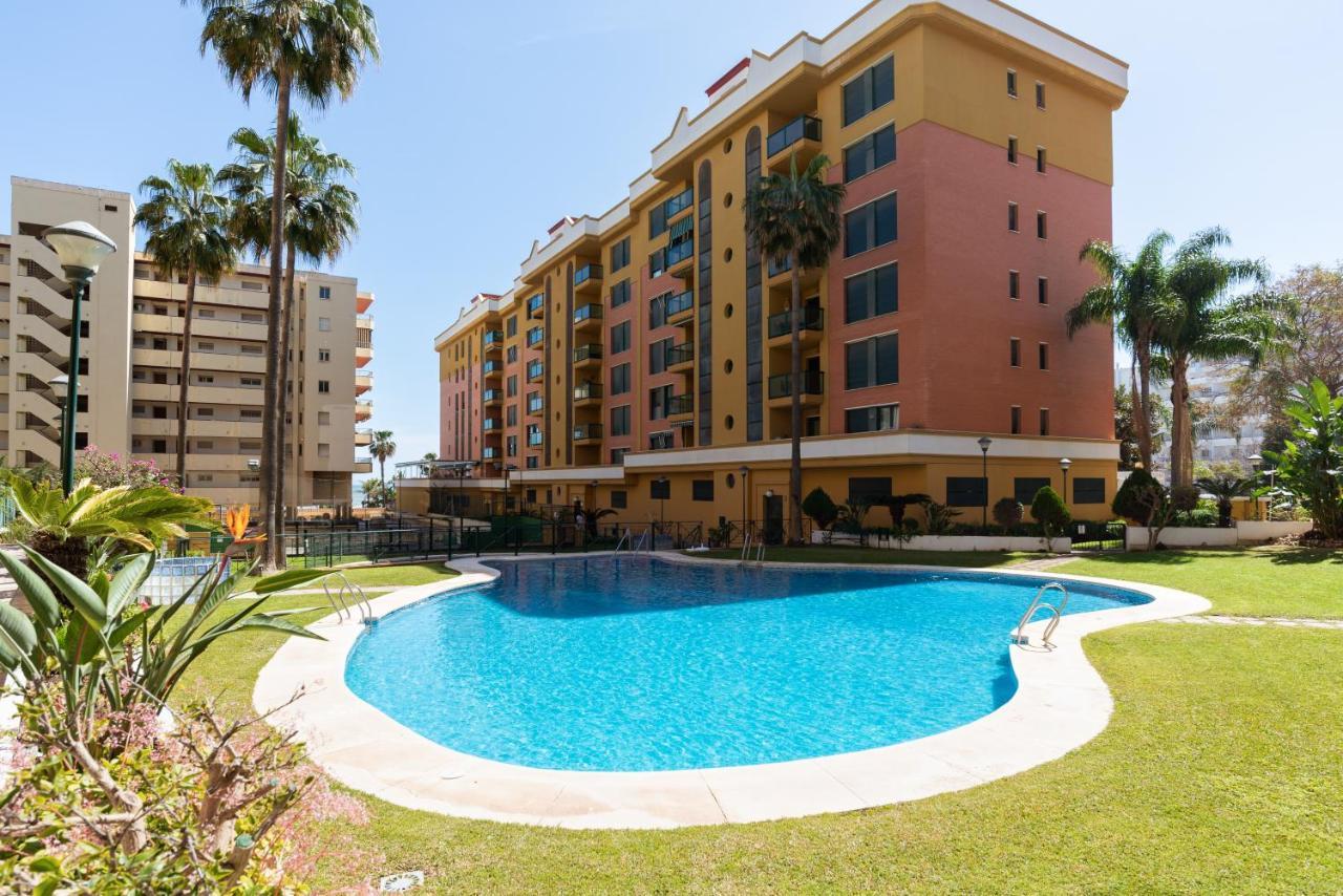 Apartamento Residencial Bajondillo ตอร์เรโมลิโนส ภายนอก รูปภาพ