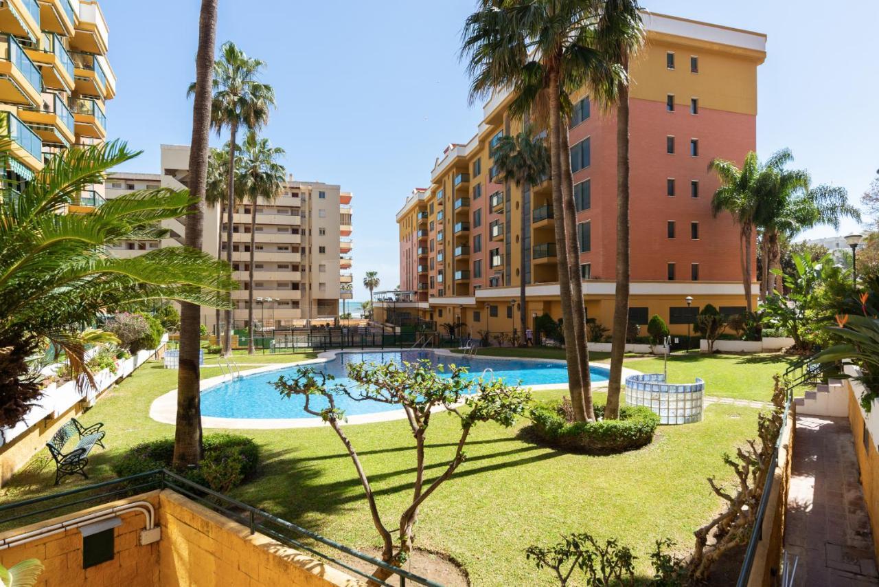 Apartamento Residencial Bajondillo ตอร์เรโมลิโนส ภายนอก รูปภาพ